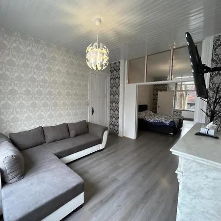 Appartement Proche De Lieux Touristiques à *