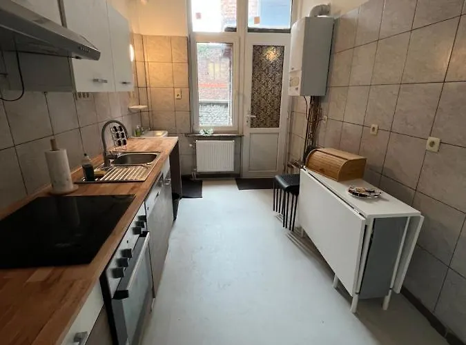 Proche De Lieux Touristiques à *